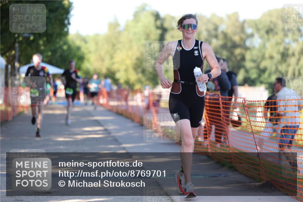 07.09.2025 - 19. Norderstedt Triathlon Michael Strokosch http://msf.ph/oto/8769701 07.09.2025 16:24:54 Laufen 482, 1556, 1559 meine-sportfotos.de