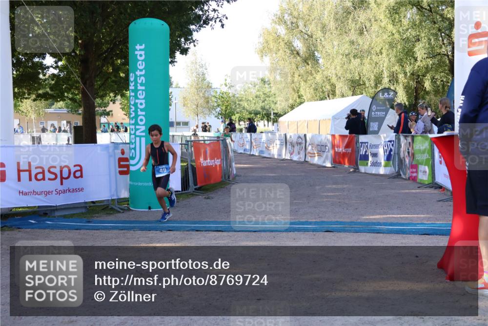 07.09.2025 - 19. Norderstedt Triathlon Zöllner http://msf.ph/oto/8769724 07.09.2025 09:14:05 Ziel 41, 49 meine-sportfotos.de