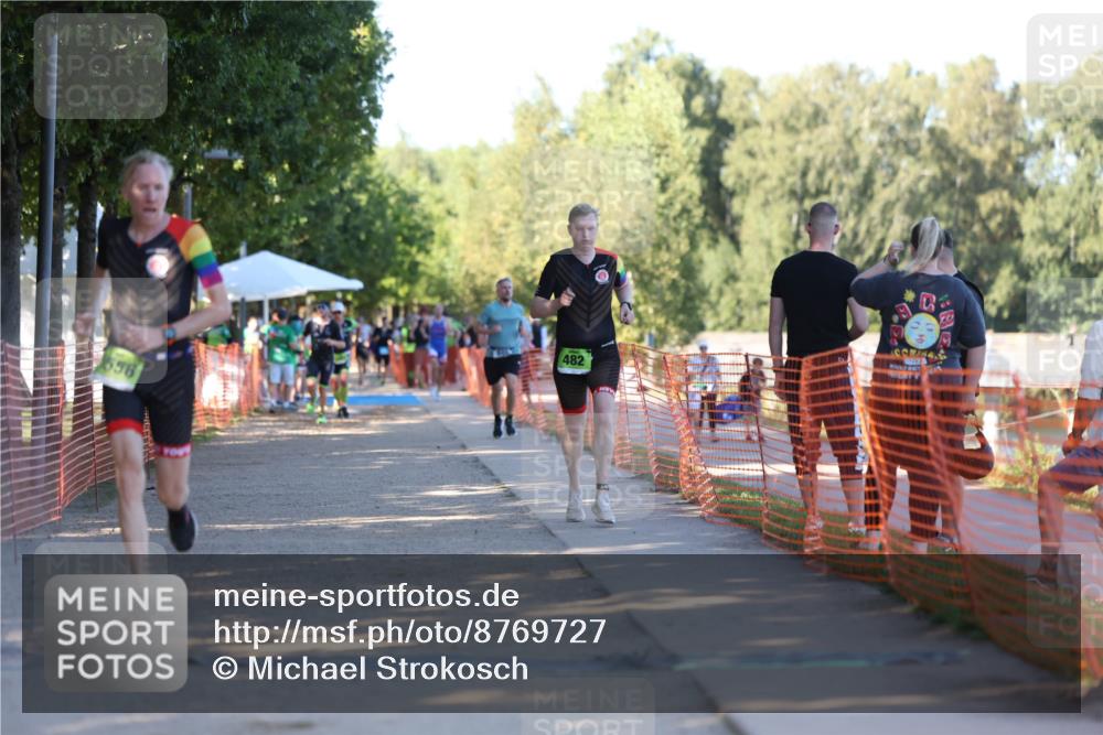 07.09.2025 - 19. Norderstedt Triathlon Michael Strokosch http://msf.ph/oto/8769727 07.09.2025 16:24:56 Laufen 482, 1556, 1559 meine-sportfotos.de