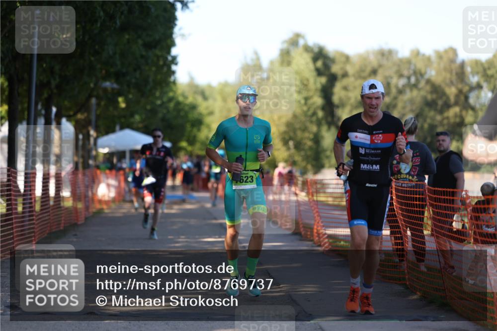 07.09.2025 - 19. Norderstedt Triathlon Michael Strokosch http://msf.ph/oto/8769737 07.09.2025 16:25:23 Laufen 402, 523, 1104, 1417, 1447, 1623 meine-sportfotos.de