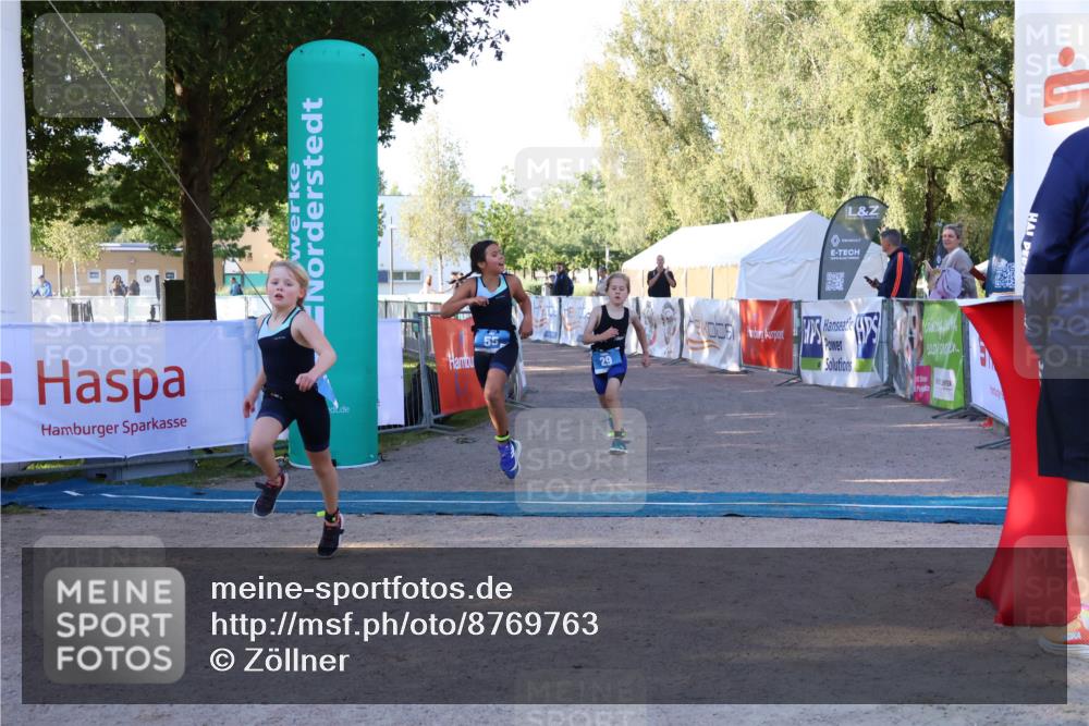 07.09.2025 - 19. Norderstedt Triathlon Zöllner http://msf.ph/oto/8769763 07.09.2025 09:14:14 Ziel 3, 14, 29, 45, 55 meine-sportfotos.de