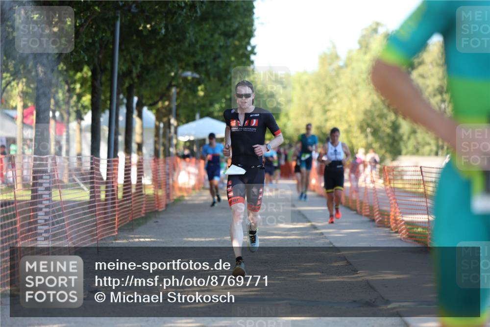 07.09.2025 - 19. Norderstedt Triathlon Michael Strokosch http://msf.ph/oto/8769771 07.09.2025 16:25:25 Laufen 402, 523, 1104, 1417, 1623 meine-sportfotos.de