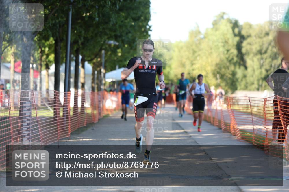 07.09.2025 - 19. Norderstedt Triathlon Michael Strokosch http://msf.ph/oto/8769776 07.09.2025 16:25:26 Laufen 402, 425, 523, 1104, 1417, 1579, 1623 meine-sportfotos.de