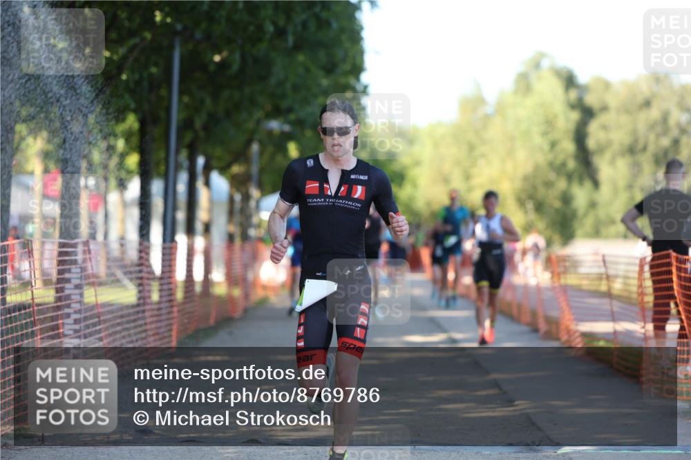 07.09.2025 - 19. Norderstedt Triathlon Michael Strokosch http://msf.ph/oto/8769786 07.09.2025 16:25:27 Laufen 425, 523, 1104, 1417, 1579, 1623 meine-sportfotos.de