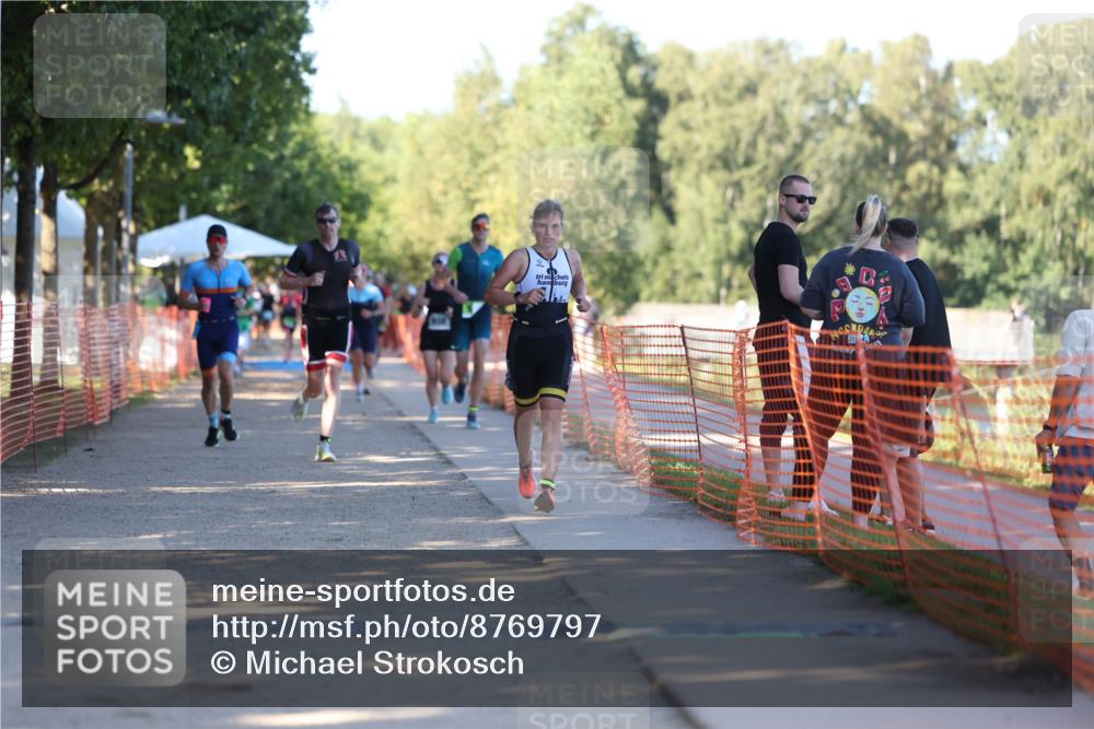 07.09.2025 - 19. Norderstedt Triathlon Michael Strokosch http://msf.ph/oto/8769797 07.09.2025 16:25:28 Laufen 425, 523, 529, 938, 1104, 1417, 1579, 1623 meine-sportfotos.de