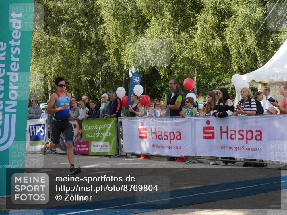 07.09.2025 - 19. Norderstedt Triathlon Zöllner http://msf.ph/oto/8769804 07.09.2025 10:49:06 Ziel 654, 1117 meine-sportfotos.de