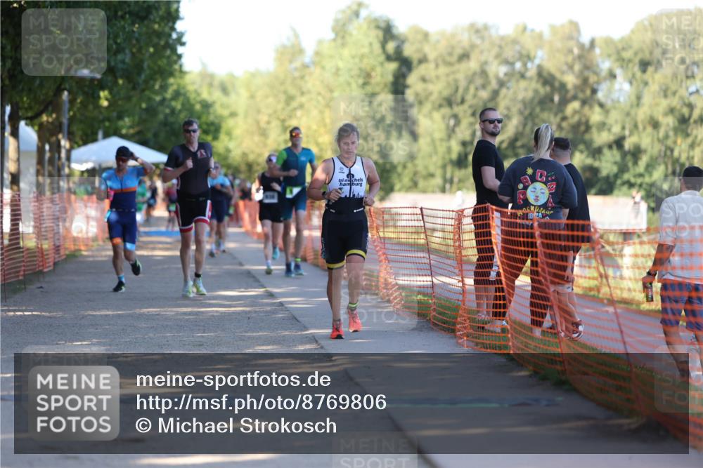 07.09.2025 - 19. Norderstedt Triathlon Michael Strokosch http://msf.ph/oto/8769806 07.09.2025 16:25:29 Laufen 425, 523, 529, 938, 1104, 1579 meine-sportfotos.de