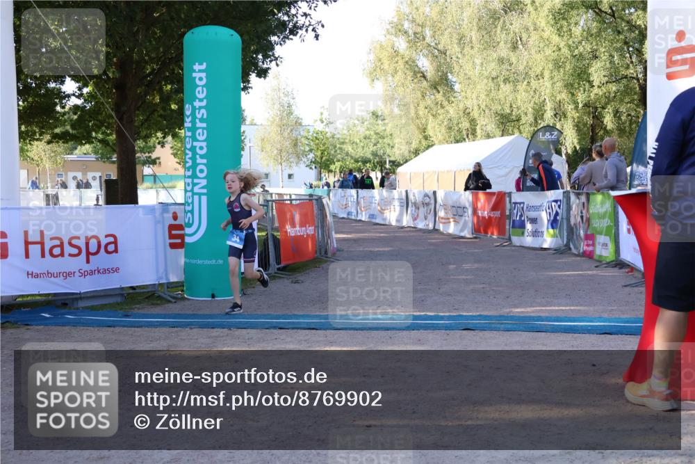 07.09.2025 - 19. Norderstedt Triathlon Zöllner http://msf.ph/oto/8769902 07.09.2025 09:15:49 Ziel 7, 17, 34 meine-sportfotos.de