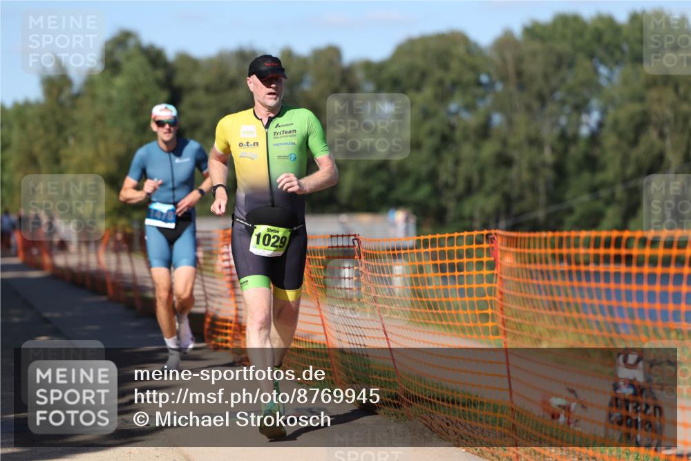 07.09.2025 - 19. Norderstedt Triathlon Michael Strokosch http://msf.ph/oto/8769945 07.09.2025 15:29:33 Laufen 395, 1022, 1029, 1478 meine-sportfotos.de