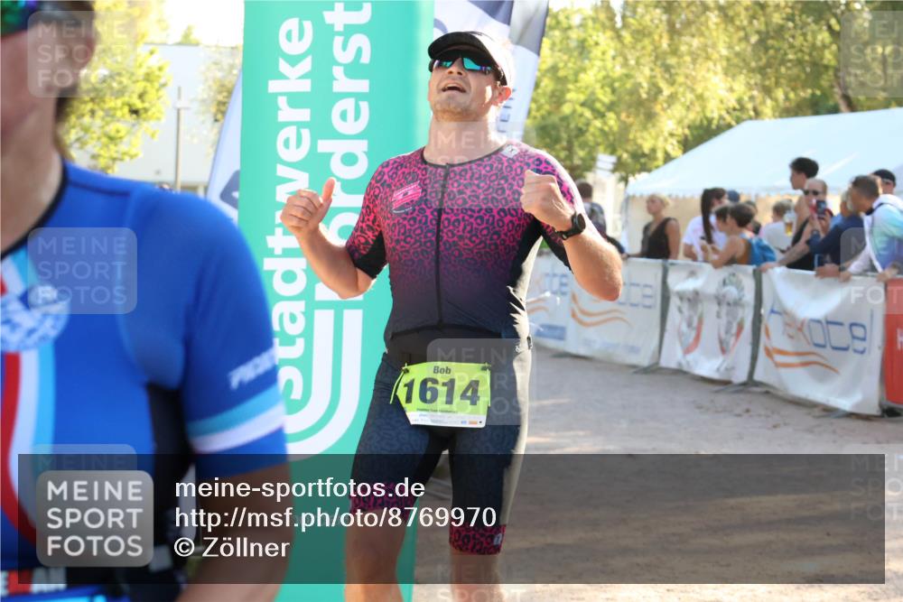 07.09.2025 - 19. Norderstedt Triathlon Zöllner http://msf.ph/oto/8769970 07.09.2025 16:40:53 Ziel 1403, 1447, 1614 meine-sportfotos.de