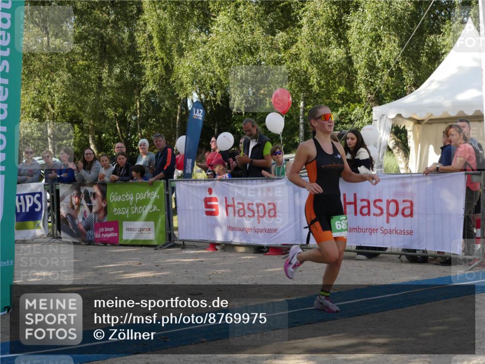 07.09.2025 - 19. Norderstedt Triathlon Zöllner http://msf.ph/oto/8769975 07.09.2025 10:51:21 Ziel 687 meine-sportfotos.de