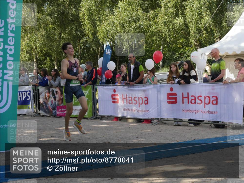 07.09.2025 - 19. Norderstedt Triathlon Zöllner http://msf.ph/oto/8770041 07.09.2025 10:51:56 Ziel 648, 673, 686 meine-sportfotos.de
