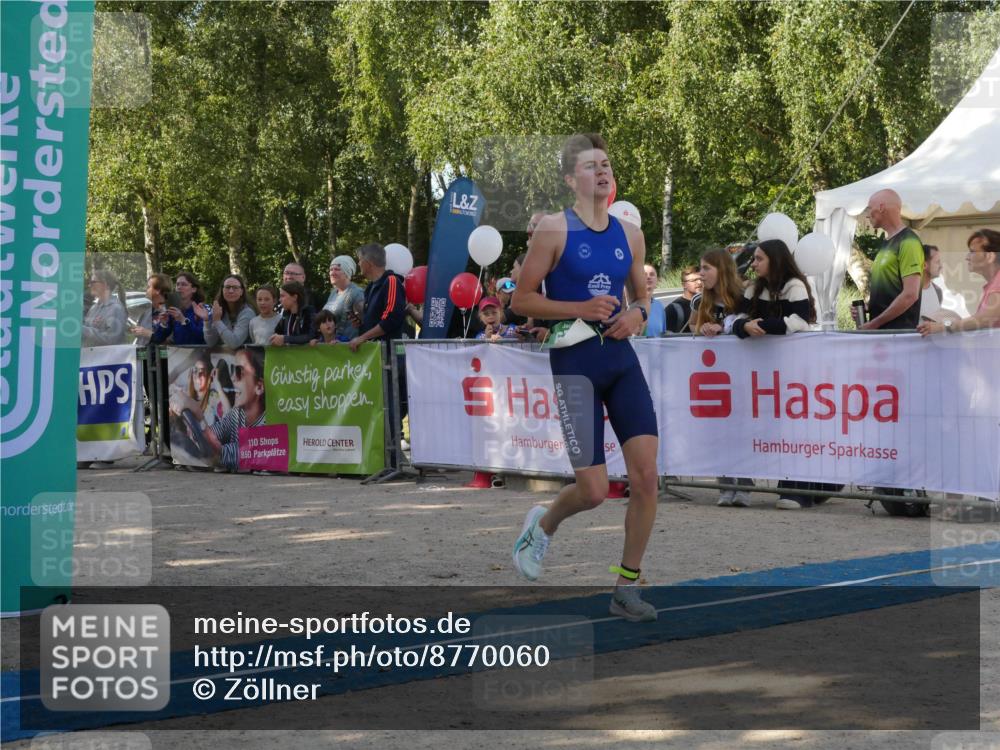 07.09.2025 - 19. Norderstedt Triathlon Zöllner http://msf.ph/oto/8770060 07.09.2025 10:51:58 Ziel 648, 673, 686 meine-sportfotos.de