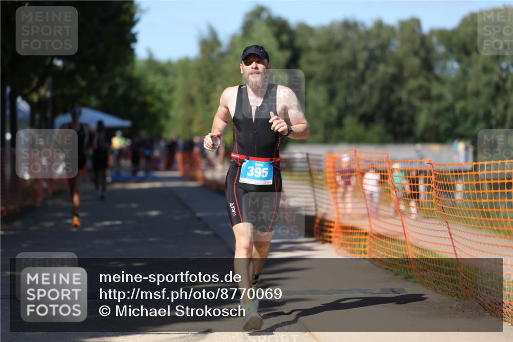 07.09.2025 - 19. Norderstedt Triathlon Michael Strokosch http://msf.ph/oto/8770069 07.09.2025 15:29:40 Laufen 395, 1022, 1434 meine-sportfotos.de