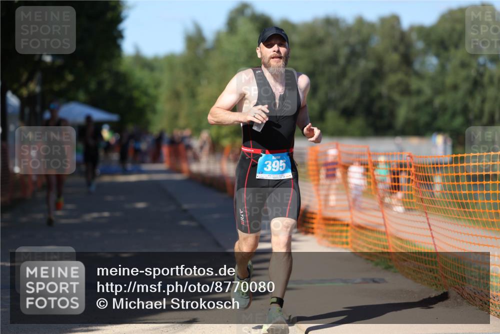 07.09.2025 - 19. Norderstedt Triathlon Michael Strokosch http://msf.ph/oto/8770080 07.09.2025 15:29:40 Laufen 395, 1022, 1434 meine-sportfotos.de