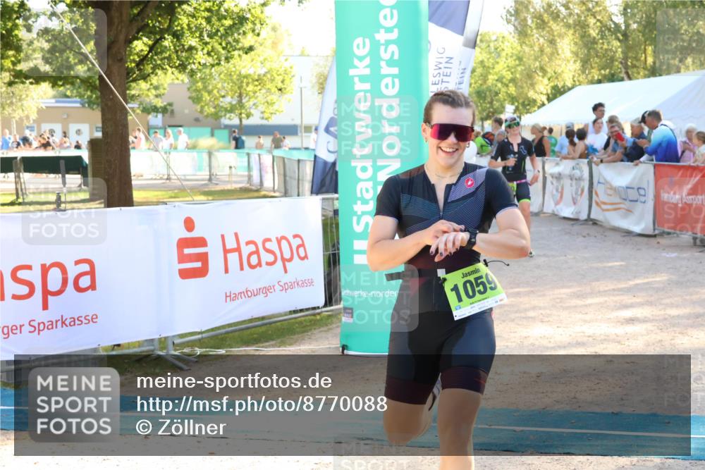 07.09.2025 - 19. Norderstedt Triathlon Zöllner http://msf.ph/oto/8770088 07.09.2025 16:41:14 Ziel 1059, 1090 meine-sportfotos.de