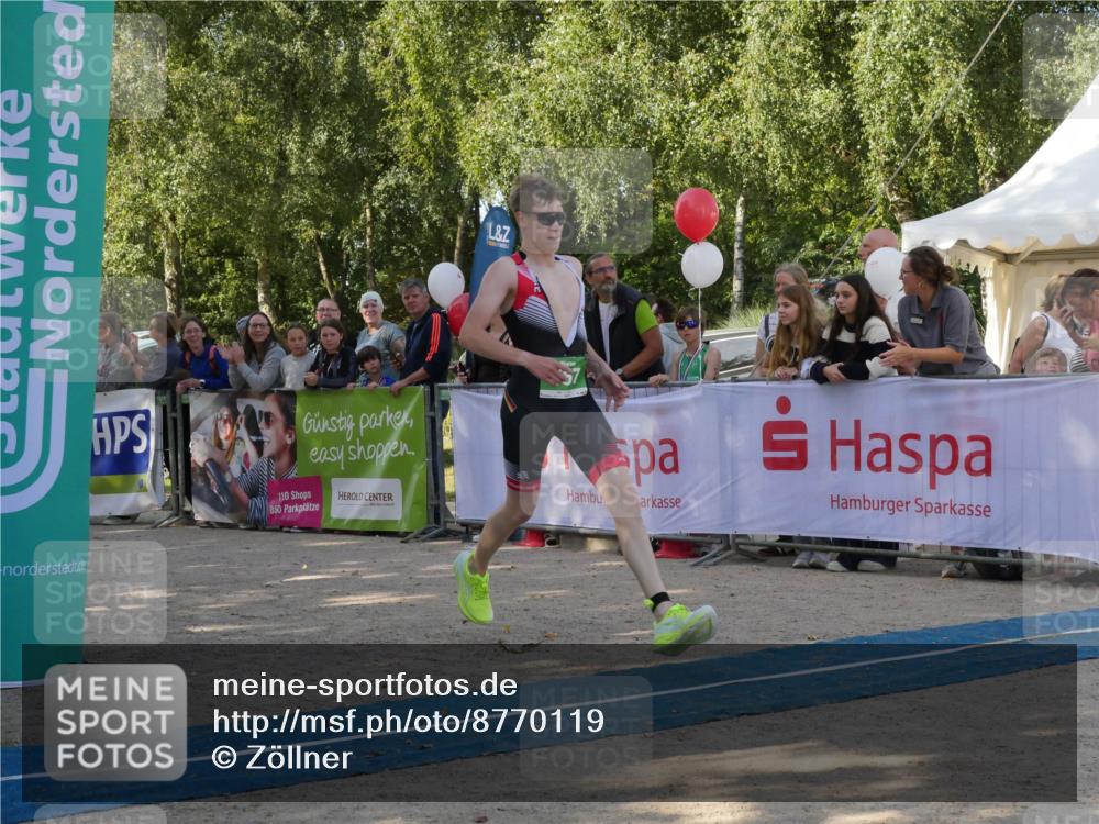 07.09.2025 - 19. Norderstedt Triathlon Zöllner http://msf.ph/oto/8770119 07.09.2025 10:52:16 Ziel 667, 1146 meine-sportfotos.de