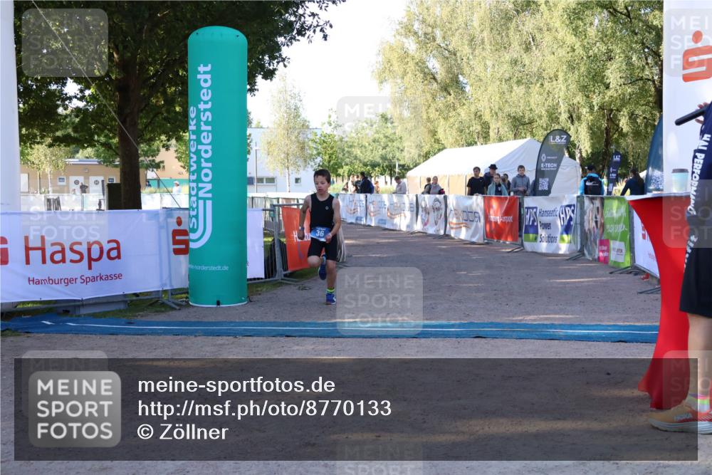 07.09.2025 - 19. Norderstedt Triathlon Zöllner http://msf.ph/oto/8770133 07.09.2025 09:17:15 Ziel 15, 36, 40 meine-sportfotos.de