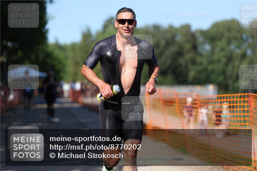 07.09.2025 - 19. Norderstedt Triathlon Michael Strokosch http://msf.ph/oto/8770202 07.09.2025 15:29:51 Laufen 398, 911, 1414 meine-sportfotos.de