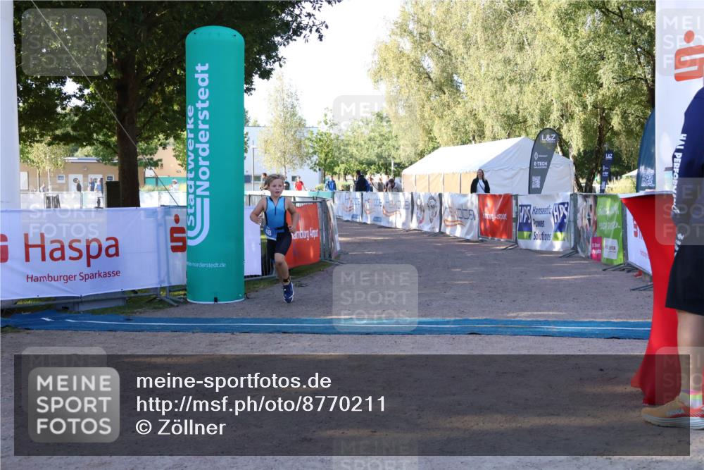 07.09.2025 - 19. Norderstedt Triathlon Zöllner http://msf.ph/oto/8770211 07.09.2025 09:17:35 Ziel 8, 13, 47, 48 meine-sportfotos.de