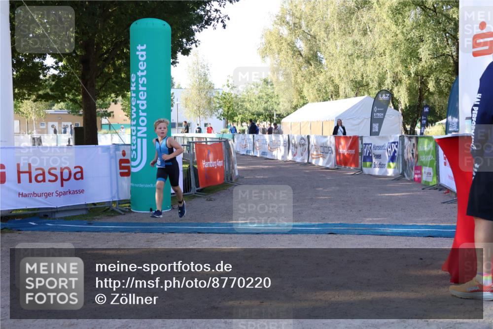 07.09.2025 - 19. Norderstedt Triathlon Zöllner http://msf.ph/oto/8770220 07.09.2025 09:17:35 Ziel 8, 13, 47, 48 meine-sportfotos.de