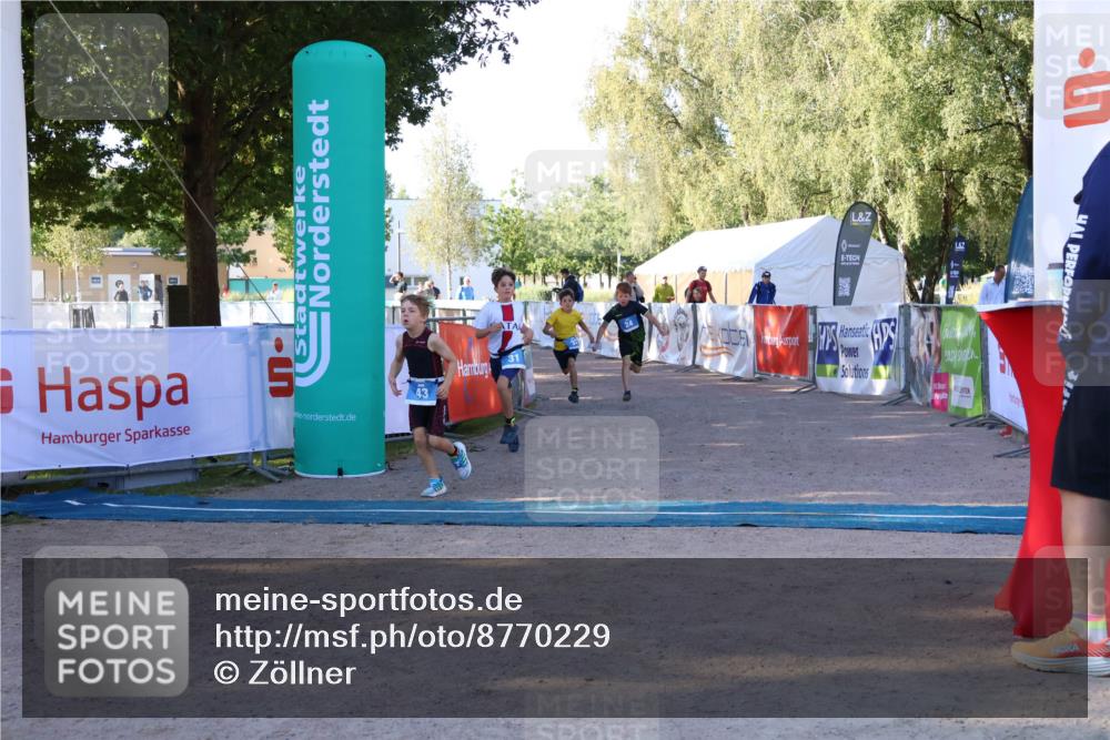 07.09.2025 - 19. Norderstedt Triathlon Zöllner http://msf.ph/oto/8770229 07.09.2025 09:17:51 Ziel 24, 31, 32, 43 meine-sportfotos.de