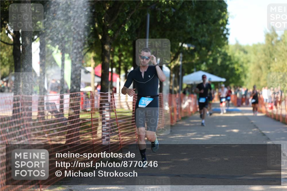 07.09.2025 - 19. Norderstedt Triathlon Michael Strokosch http://msf.ph/oto/8770246 07.09.2025 15:29:58 Laufen 398, 877, 1414 meine-sportfotos.de