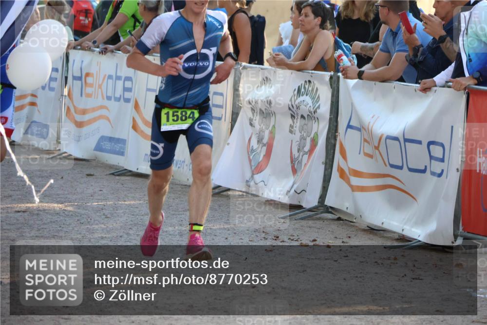 07.09.2025 - 19. Norderstedt Triathlon Zöllner http://msf.ph/oto/8770253 07.09.2025 16:41:47 Ziel 1584, 1595 meine-sportfotos.de