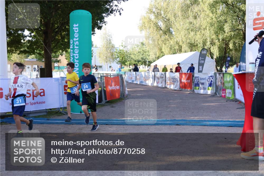 07.09.2025 - 19. Norderstedt Triathlon Zöllner http://msf.ph/oto/8770258 07.09.2025 09:17:53 Ziel 24, 31, 32, 43 meine-sportfotos.de