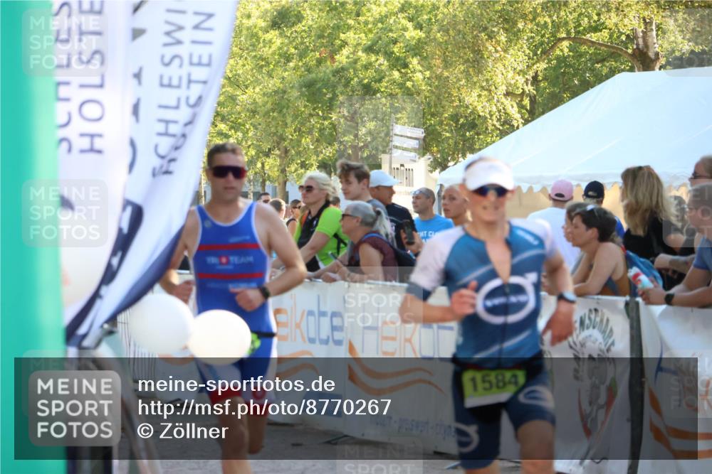 07.09.2025 - 19. Norderstedt Triathlon Zöllner http://msf.ph/oto/8770267 07.09.2025 16:41:48 Ziel 1584, 1595 meine-sportfotos.de