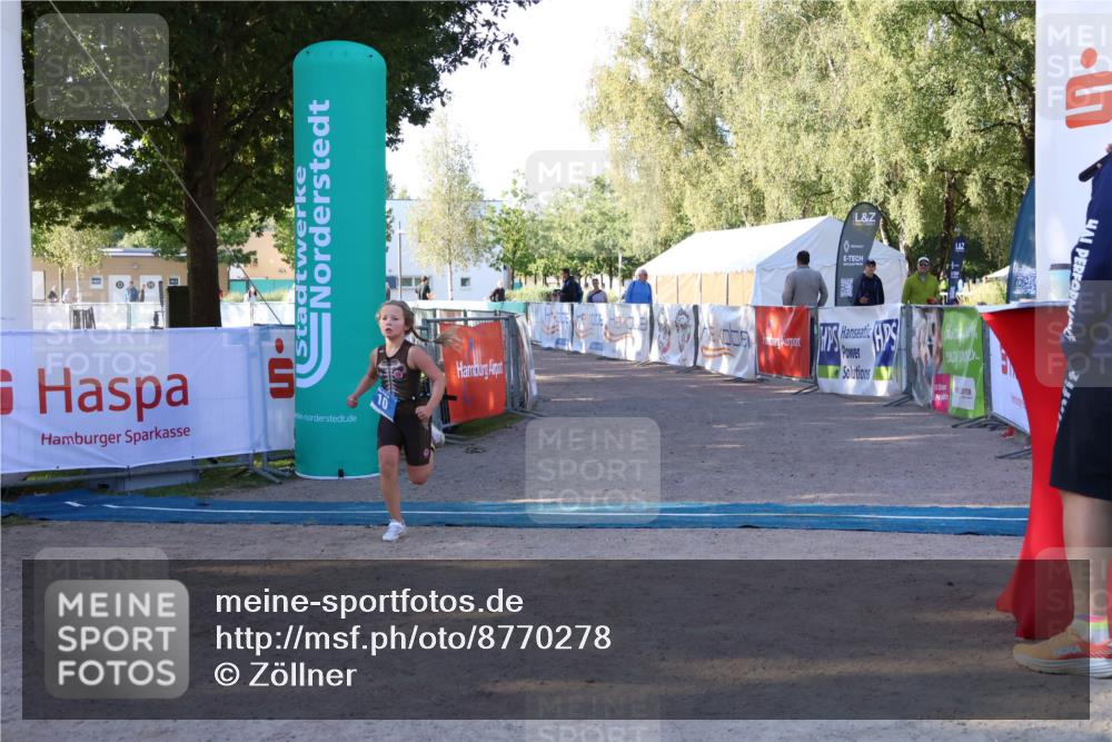 07.09.2025 - 19. Norderstedt Triathlon Zöllner http://msf.ph/oto/8770278 07.09.2025 09:18:06 Ziel 10 meine-sportfotos.de