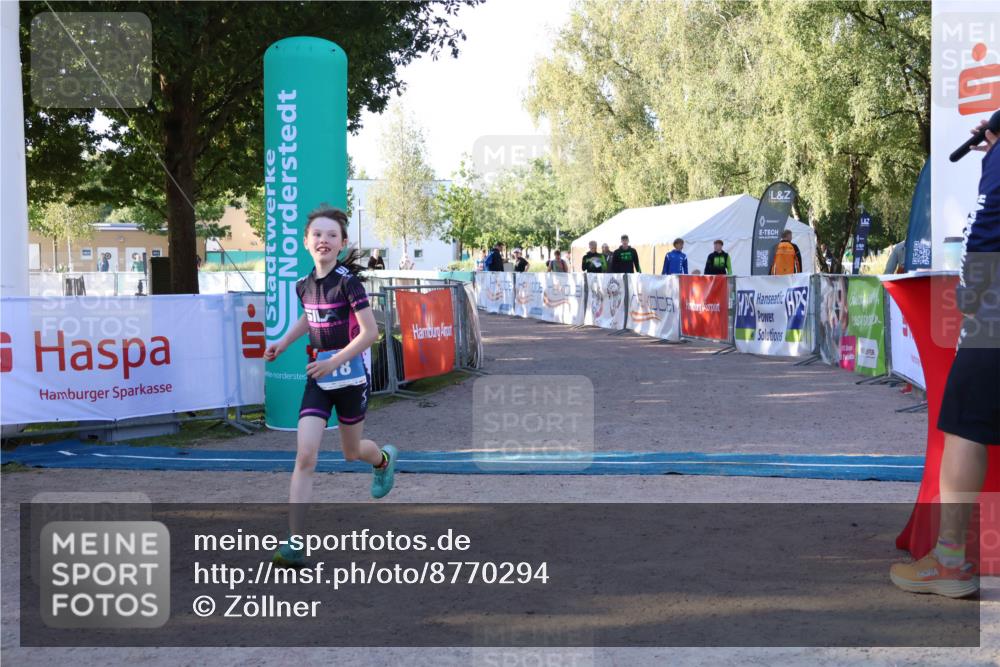 07.09.2025 - 19. Norderstedt Triathlon Zöllner http://msf.ph/oto/8770294 07.09.2025 09:18:43 Ziel 18 meine-sportfotos.de