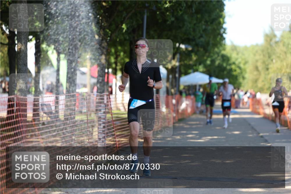 07.09.2025 - 19. Norderstedt Triathlon Michael Strokosch http://msf.ph/oto/8770330 07.09.2025 15:30:05 Laufen 460, 877 meine-sportfotos.de