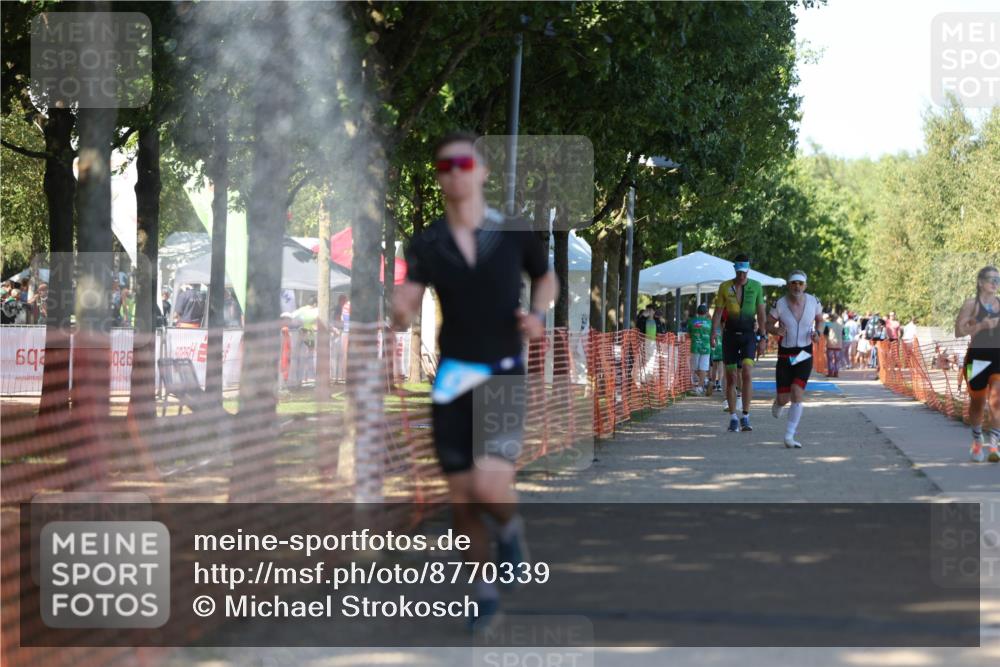 07.09.2025 - 19. Norderstedt Triathlon Michael Strokosch http://msf.ph/oto/8770339 07.09.2025 15:30:05 Laufen 460, 877 meine-sportfotos.de