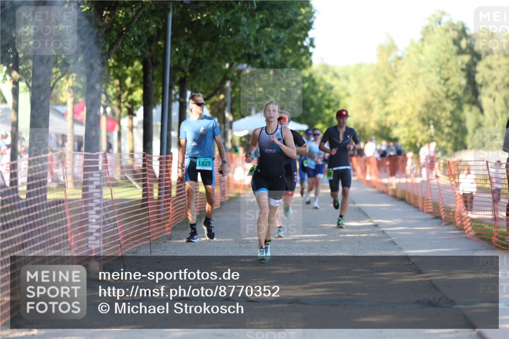 07.09.2025 - 19. Norderstedt Triathlon Michael Strokosch http://msf.ph/oto/8770352 07.09.2025 16:27:04 Laufen 1073, 1529, 1610 meine-sportfotos.de