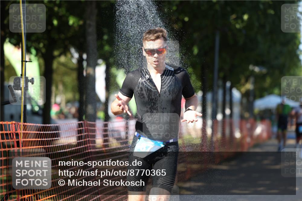 07.09.2025 - 19. Norderstedt Triathlon Michael Strokosch http://msf.ph/oto/8770365 07.09.2025 15:30:06 Laufen 460, 877 meine-sportfotos.de