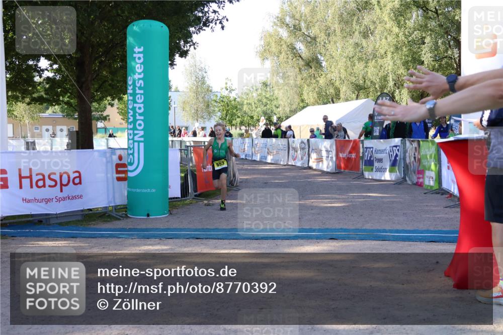 07.09.2025 - 19. Norderstedt Triathlon Zöllner http://msf.ph/oto/8770392 07.09.2025 09:44:43 Ziel 553 meine-sportfotos.de