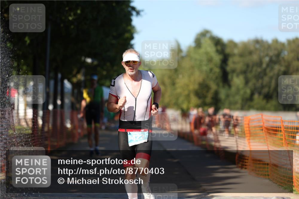 07.09.2025 - 19. Norderstedt Triathlon Michael Strokosch http://msf.ph/oto/8770403 07.09.2025 15:30:12 Laufen 374, 460, 1032 meine-sportfotos.de