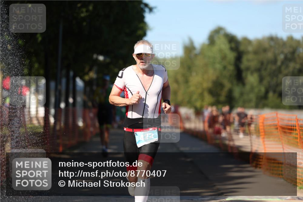 07.09.2025 - 19. Norderstedt Triathlon Michael Strokosch http://msf.ph/oto/8770407 07.09.2025 15:30:12 Laufen 374, 460, 1032 meine-sportfotos.de