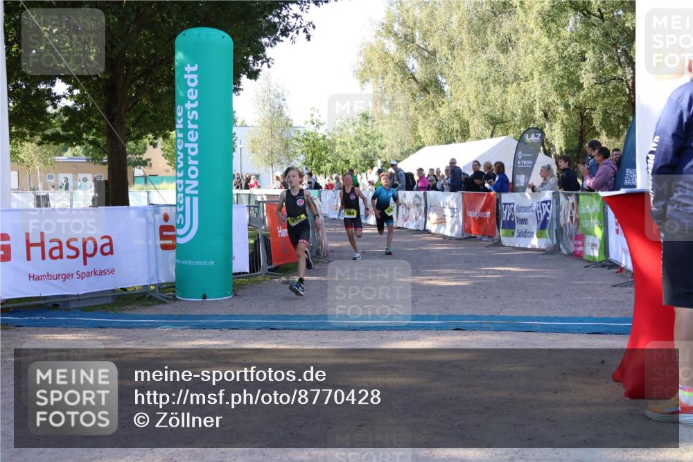 07.09.2025 - 19. Norderstedt Triathlon Zöllner http://msf.ph/oto/8770428 07.09.2025 09:45:55 Ziel 594, 595, 604 meine-sportfotos.de
