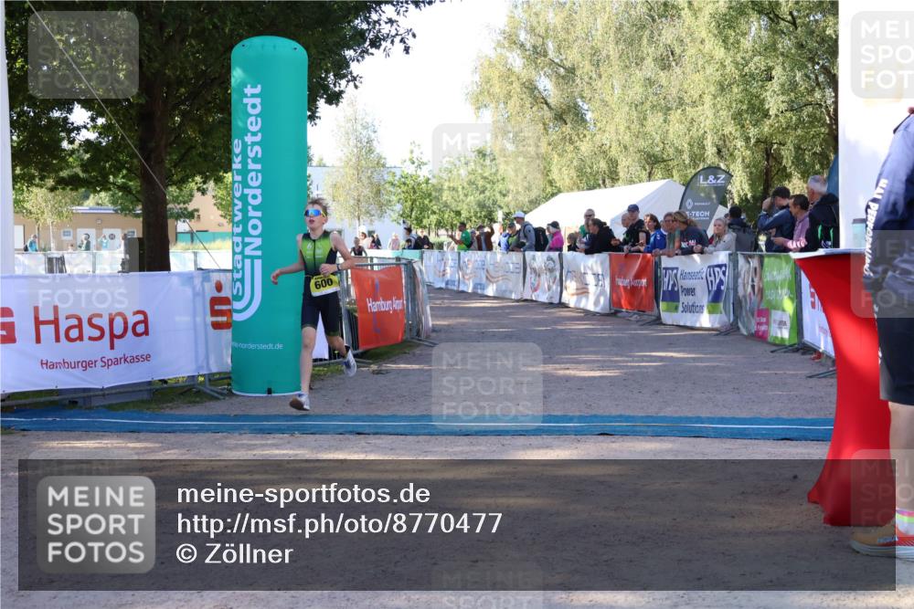 07.09.2025 - 19. Norderstedt Triathlon Zöllner http://msf.ph/oto/8770477 07.09.2025 09:46:03 Ziel 557, 600 meine-sportfotos.de
