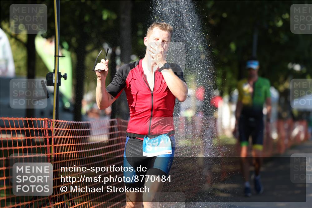 07.09.2025 - 19. Norderstedt Triathlon Michael Strokosch http://msf.ph/oto/8770484 07.09.2025 15:30:17 Laufen 374, 1032 meine-sportfotos.de