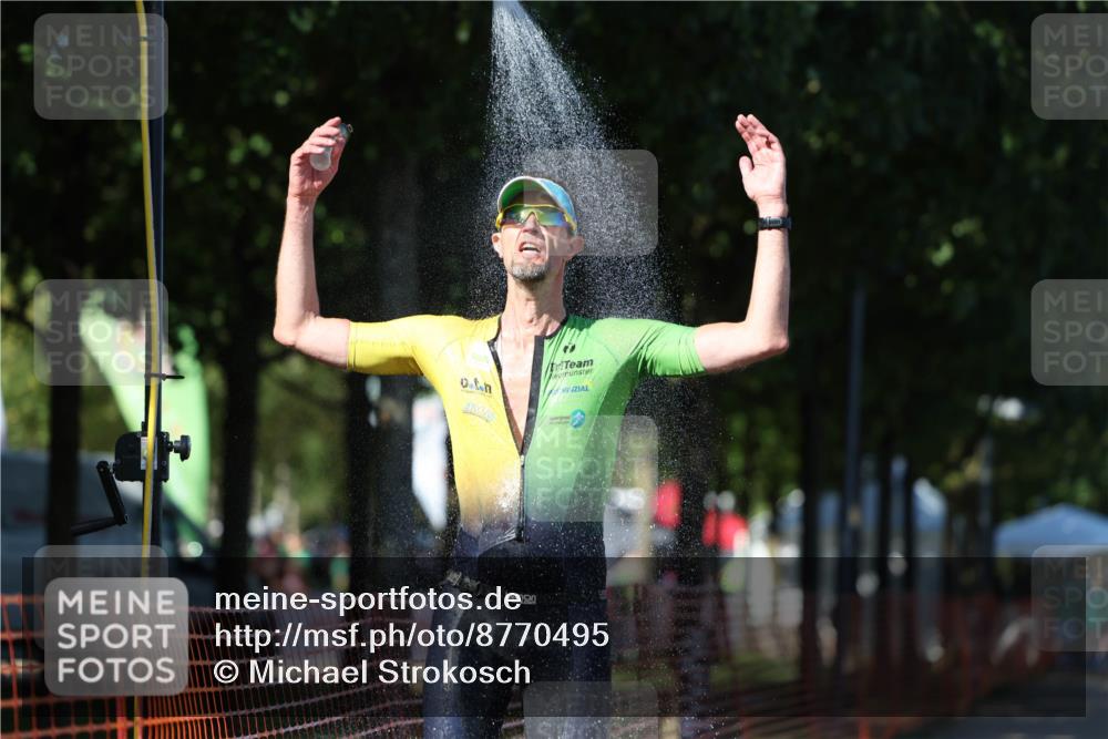07.09.2025 - 19. Norderstedt Triathlon Michael Strokosch http://msf.ph/oto/8770495 07.09.2025 15:30:21 Laufen 1032 meine-sportfotos.de