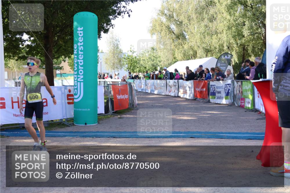 07.09.2025 - 19. Norderstedt Triathlon Zöllner http://msf.ph/oto/8770500 07.09.2025 09:46:05 Ziel 557, 600 meine-sportfotos.de