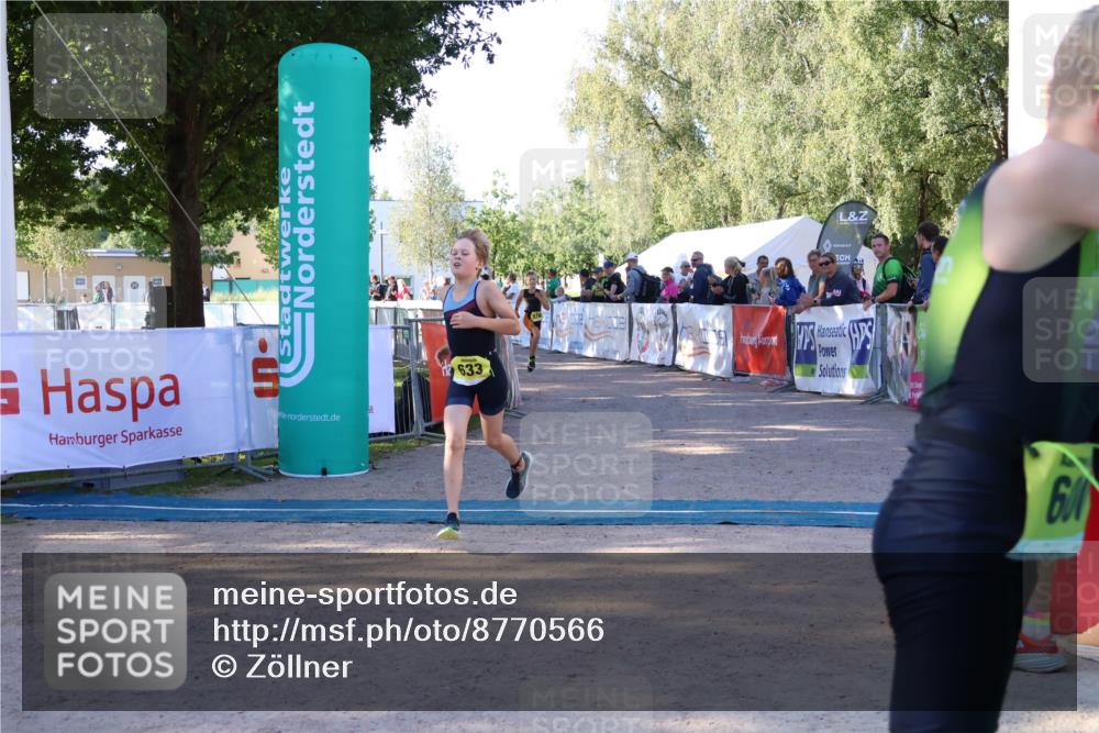 07.09.2025 - 19. Norderstedt Triathlon Zöllner http://msf.ph/oto/8770566 07.09.2025 09:46:54 Ziel 556, 570, 633 meine-sportfotos.de