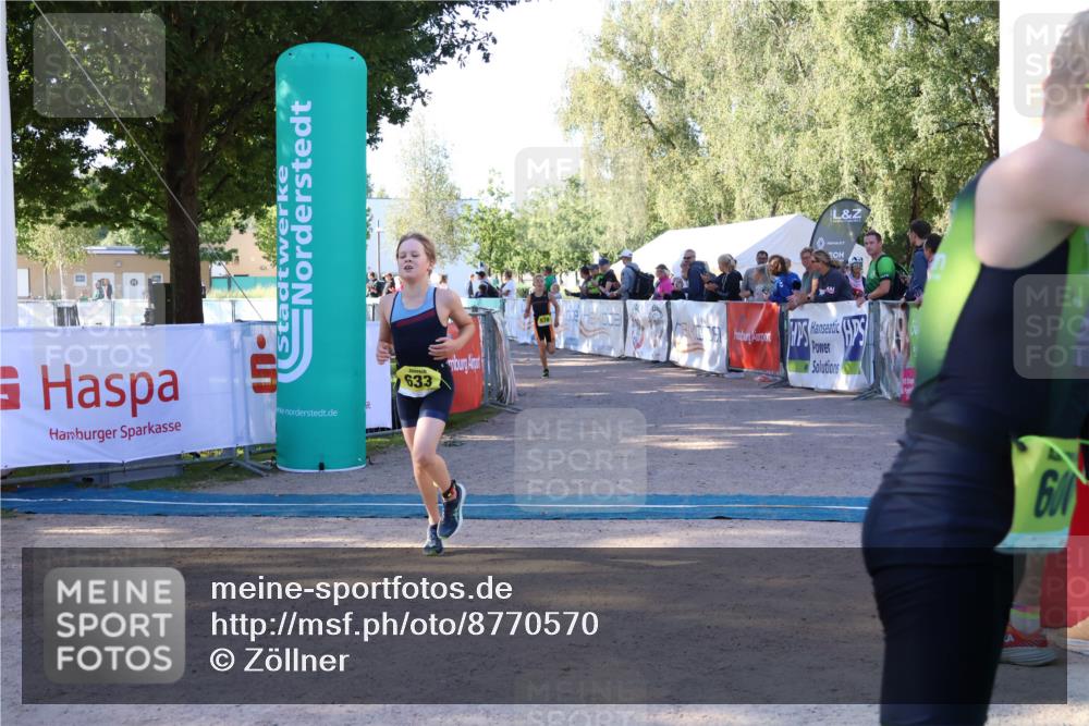 07.09.2025 - 19. Norderstedt Triathlon Zöllner http://msf.ph/oto/8770570 07.09.2025 09:46:54 Ziel 556, 570, 633 meine-sportfotos.de