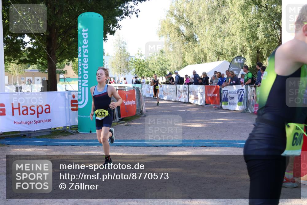 07.09.2025 - 19. Norderstedt Triathlon Zöllner http://msf.ph/oto/8770573 07.09.2025 09:46:54 Ziel 556, 570, 633 meine-sportfotos.de