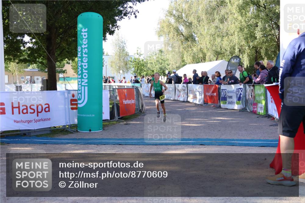 07.09.2025 - 19. Norderstedt Triathlon Zöllner http://msf.ph/oto/8770609 07.09.2025 09:47:04 Ziel 572 meine-sportfotos.de