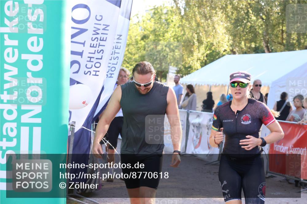 07.09.2025 - 19. Norderstedt Triathlon Zöllner http://msf.ph/oto/8770618 07.09.2025 16:43:11 Ziel 1049, 1544 meine-sportfotos.de