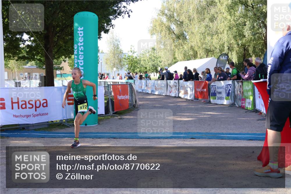07.09.2025 - 19. Norderstedt Triathlon Zöllner http://msf.ph/oto/8770622 07.09.2025 09:47:05 Ziel 572 meine-sportfotos.de